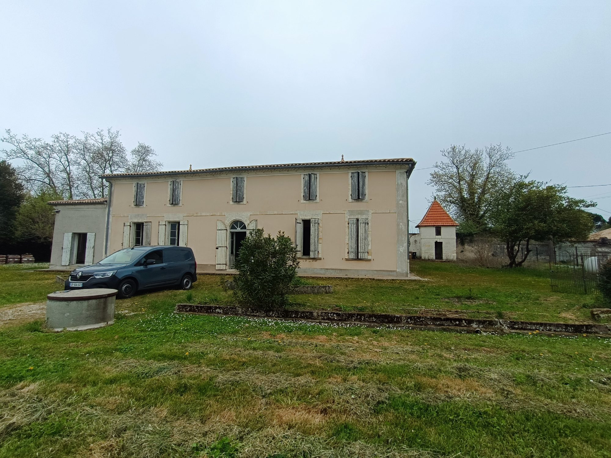 Maison à vendre à Saint-Martin-du-Bois, 320 m²