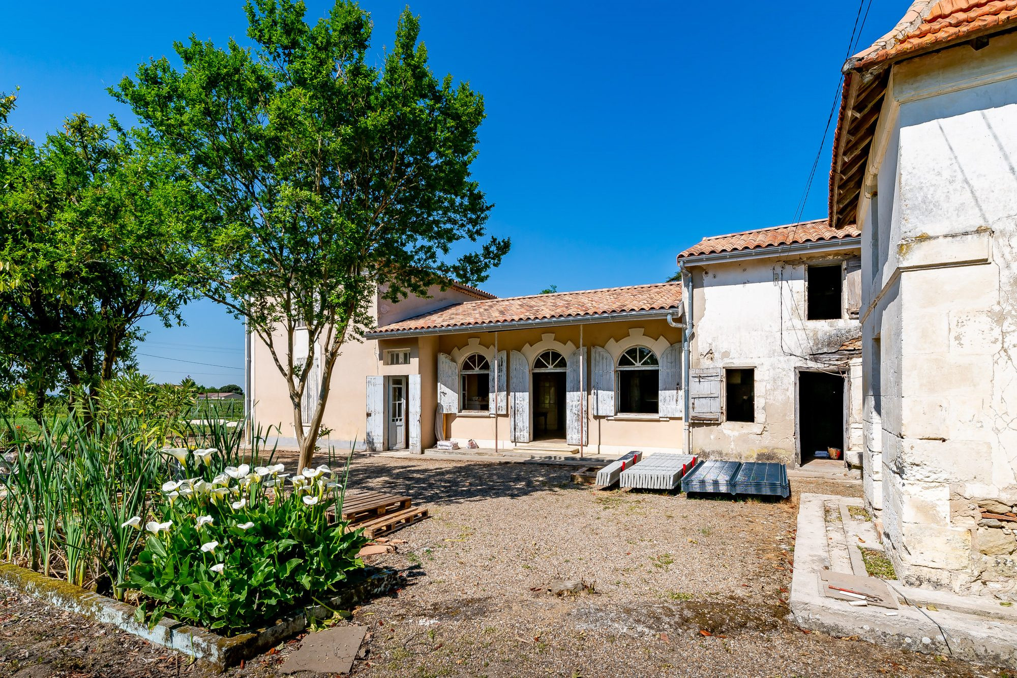 Maison à vendre à Saint-Martin-du-Bois, 320 m²