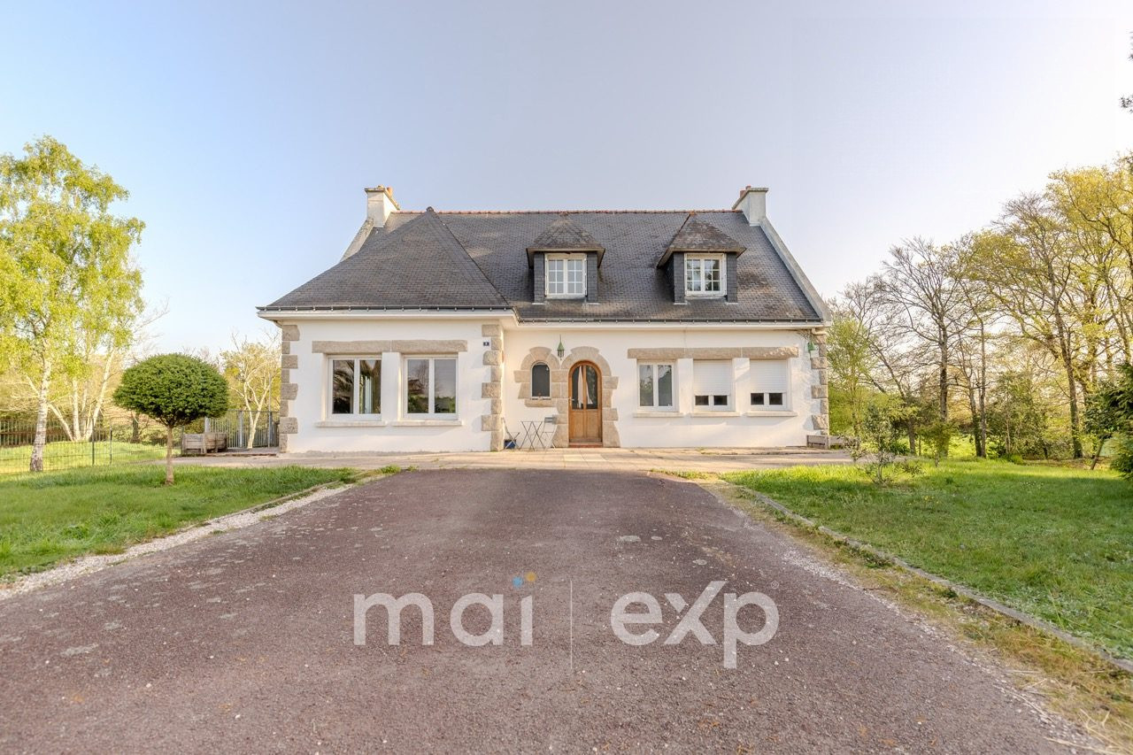 Maison familiale avec 6 700 m² de terrain à vendre – Prairie, bois et projet de rénovation