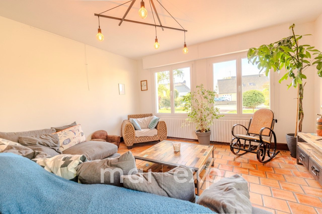 Maison familiale avec 6 700 m² de terrain à vendre – Prairie, bois et projet de rénovation