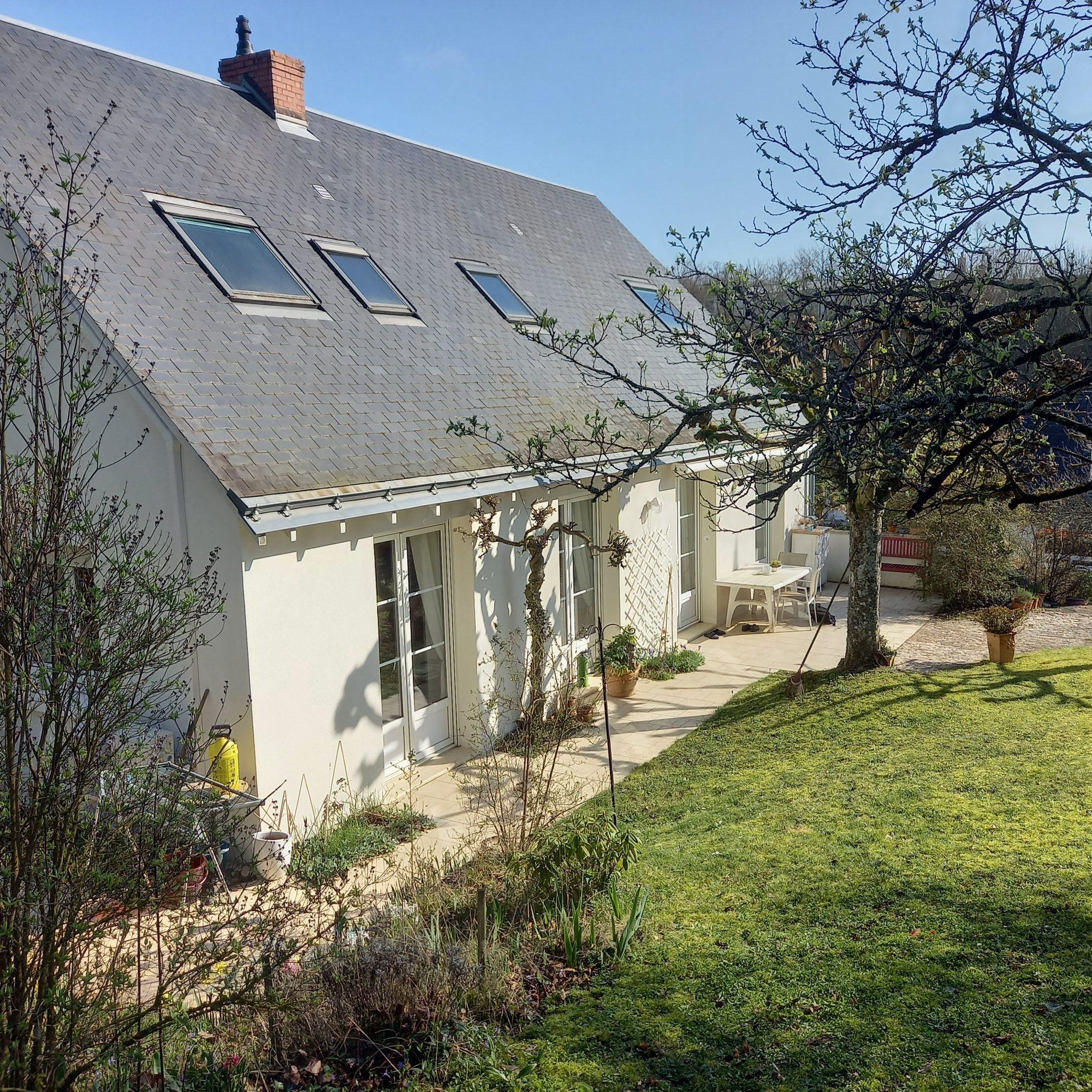 ✨ COUP DE CŒUR À VOUVRAY (37) – Superbe maison familiale lumineuse avec grand terrain clos