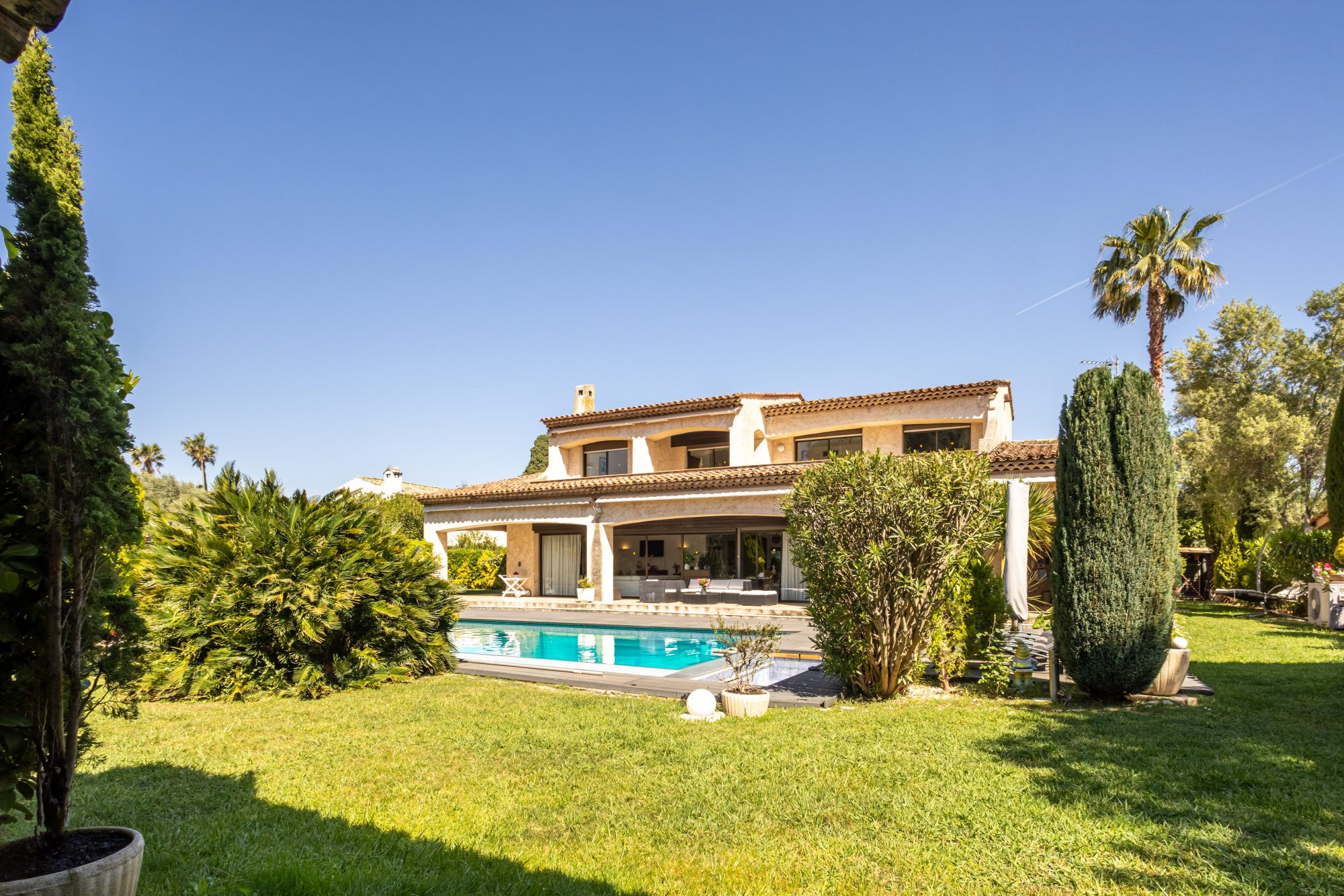 Propriété de caractère sur le versant Ouest du Cap d'Antibes – Potentiel d’Exception
