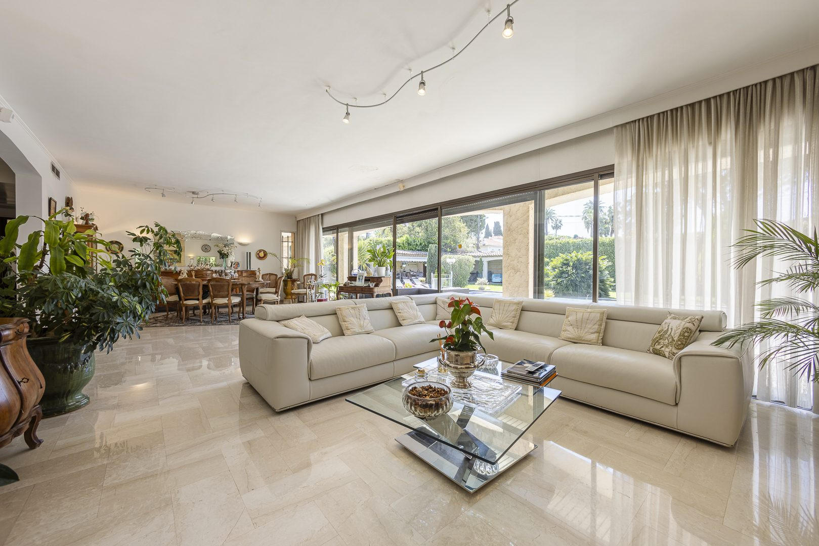 Maison à vendre à Antibes, 200 m²