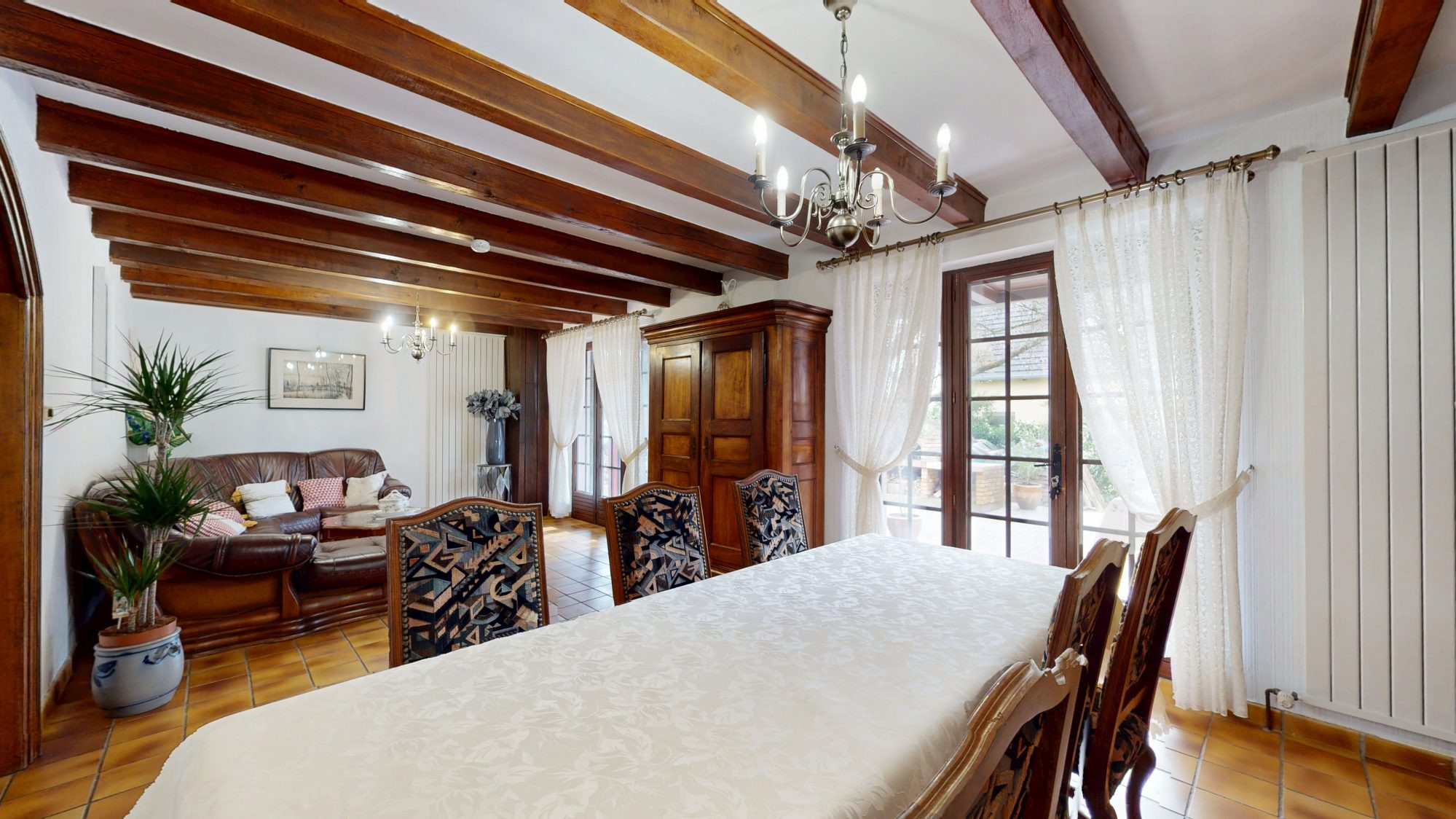 Maison lumineuse avec volume sur 7,18 ares
