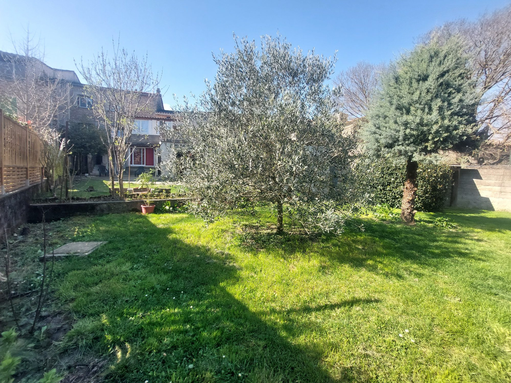 Maison en pierre à proximité des thermes des Fumades