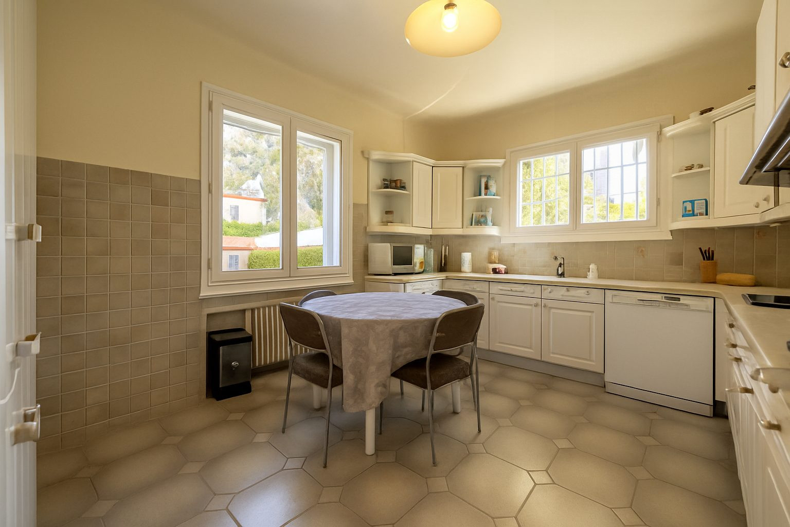 Maison 6 pièces 190 m² · à Antibes · 190 m² · 1 298 000 €