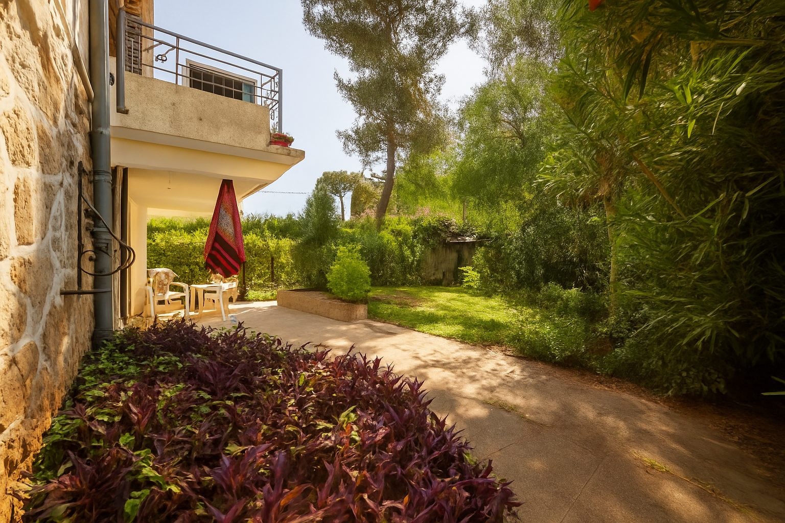In the Heart of Cap d'Antibes Charming Villa 5