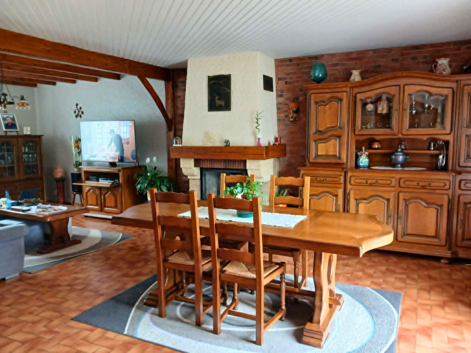 HOUSE - 6 ROOMS - SINGLE LEVEL POSSIBLE 4