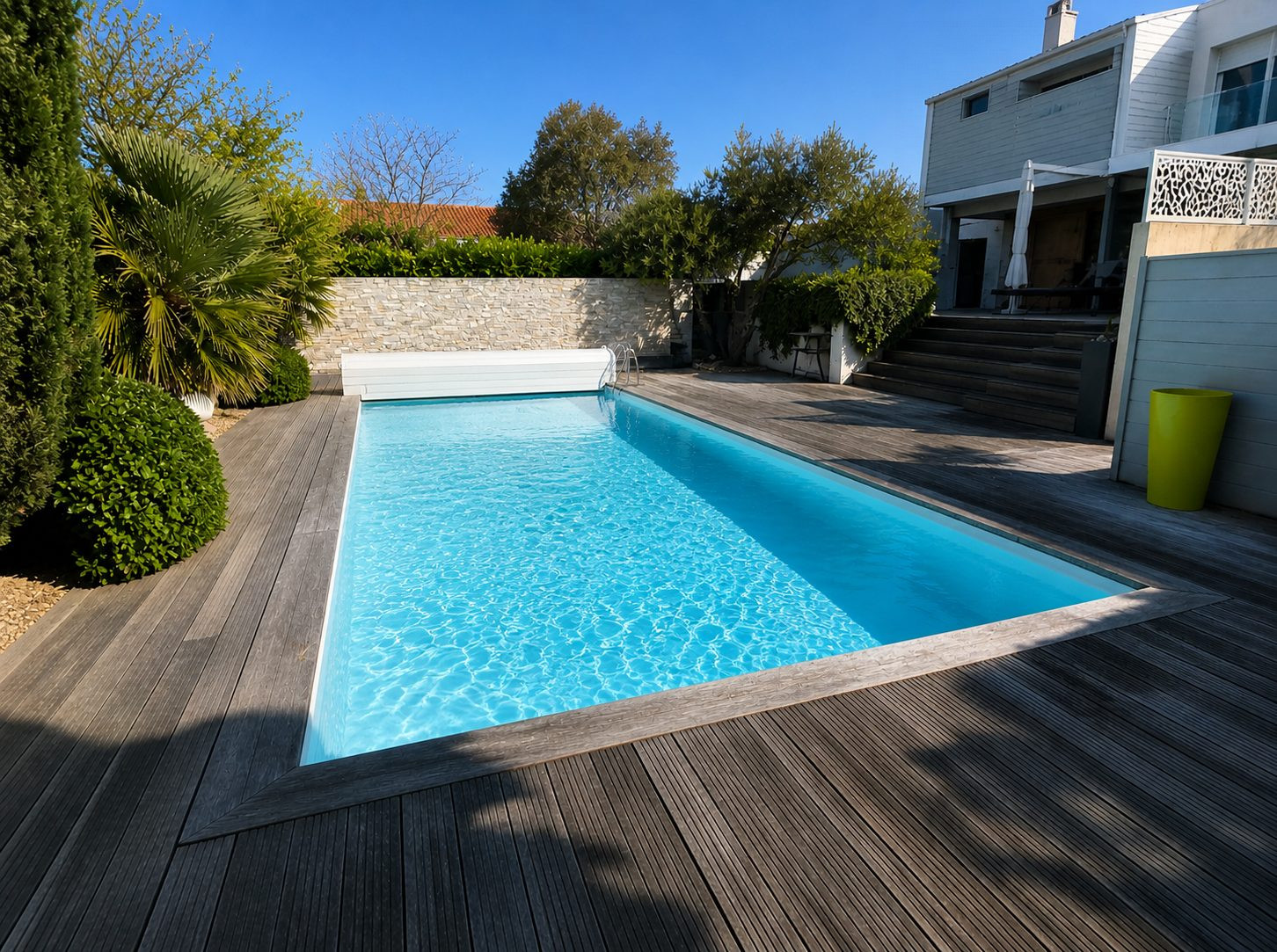 Downtown house with swimming pool and strong potential 4