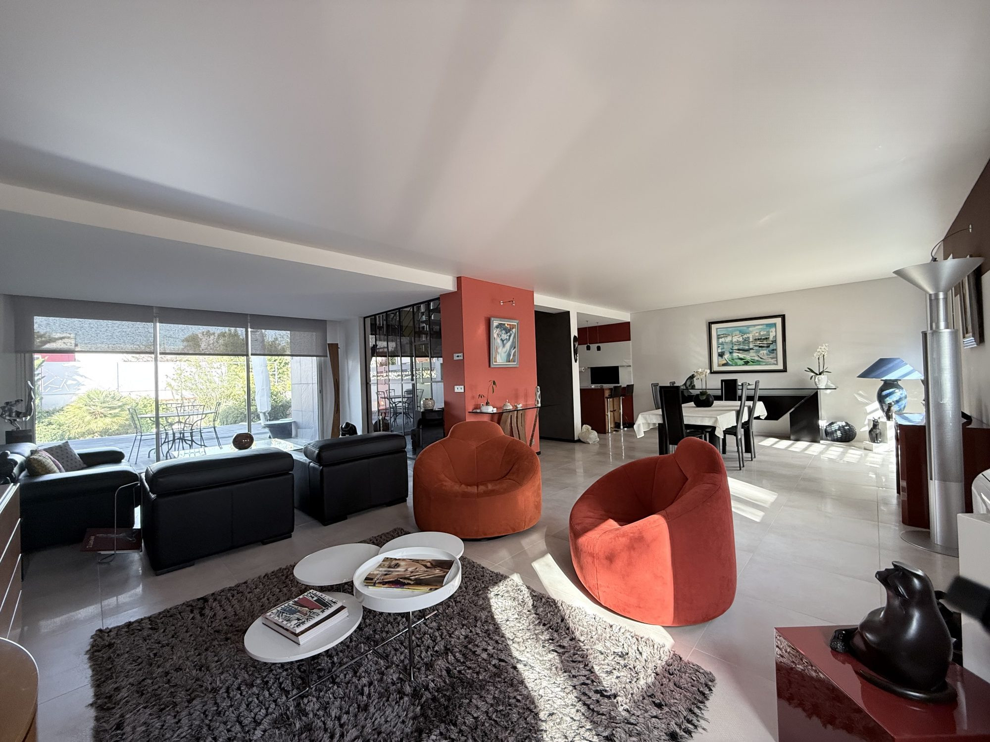 Downtown house with swimming pool and strong potential 3