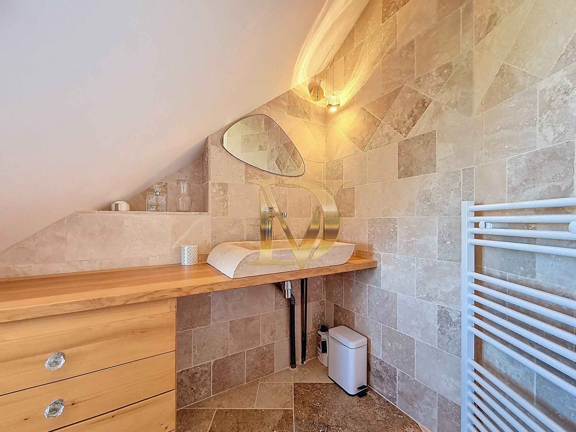 Maison 12 pièces 300 m² · à Céré-la-Ronde · 300 m² · 592 800 €