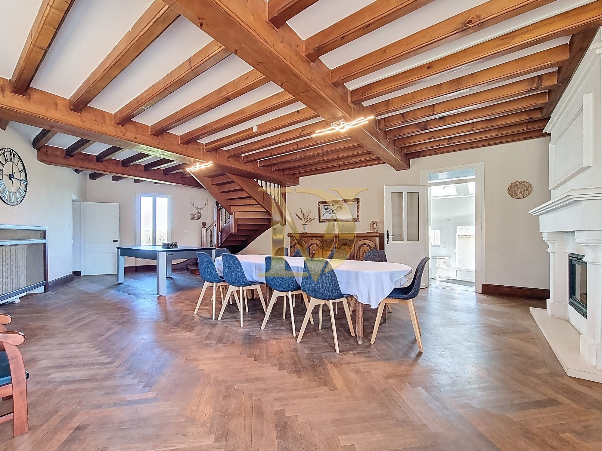 Maison à vendre à Céré-la-Ronde, 300 m²