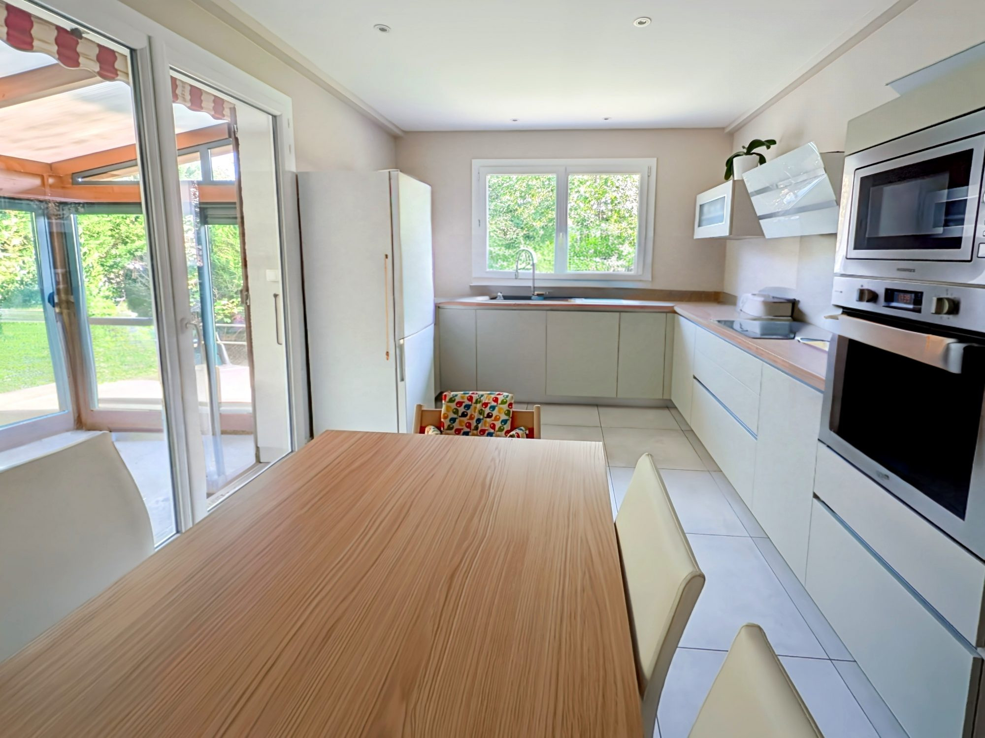 Maison à vendre à Messimy-sur-Saône, 200 m²