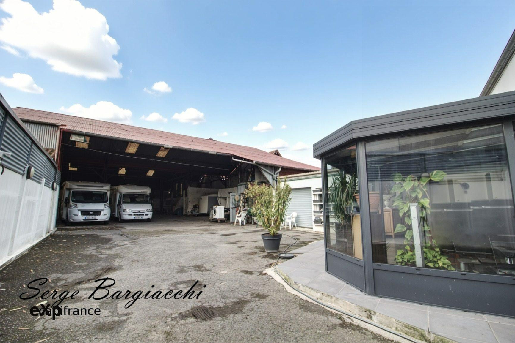 Maison individuelle 200 m² + hangar de 800 m² – Fort potentiel à Vimy