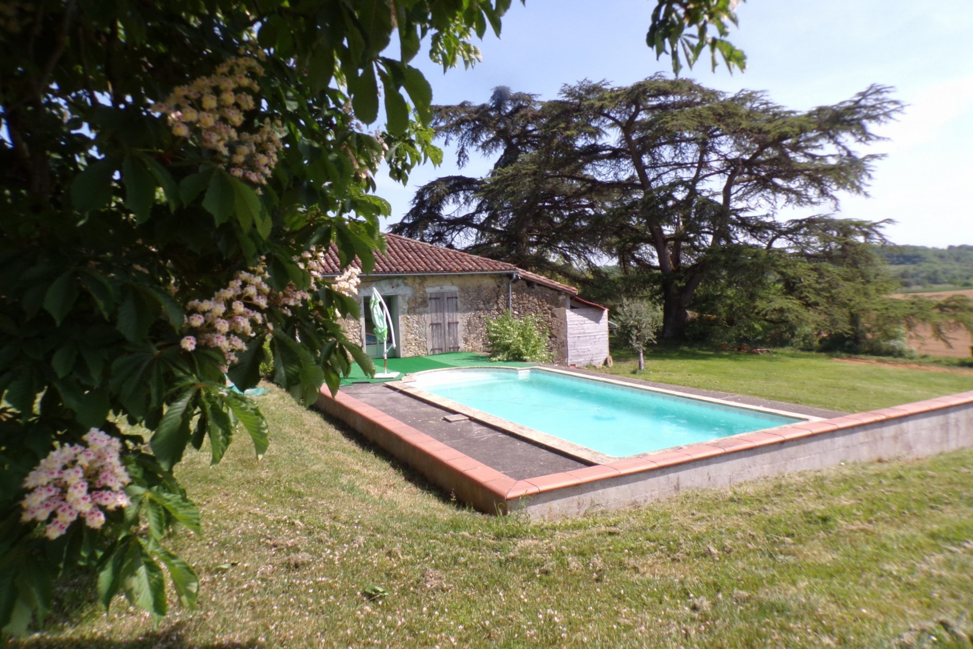Deux maisons de campagne.