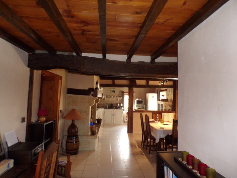 Deux maisons de campagne.