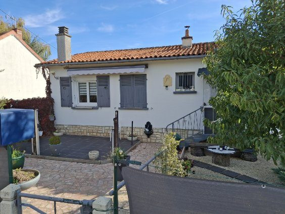 Maison à vendre à Civray, 93 m²