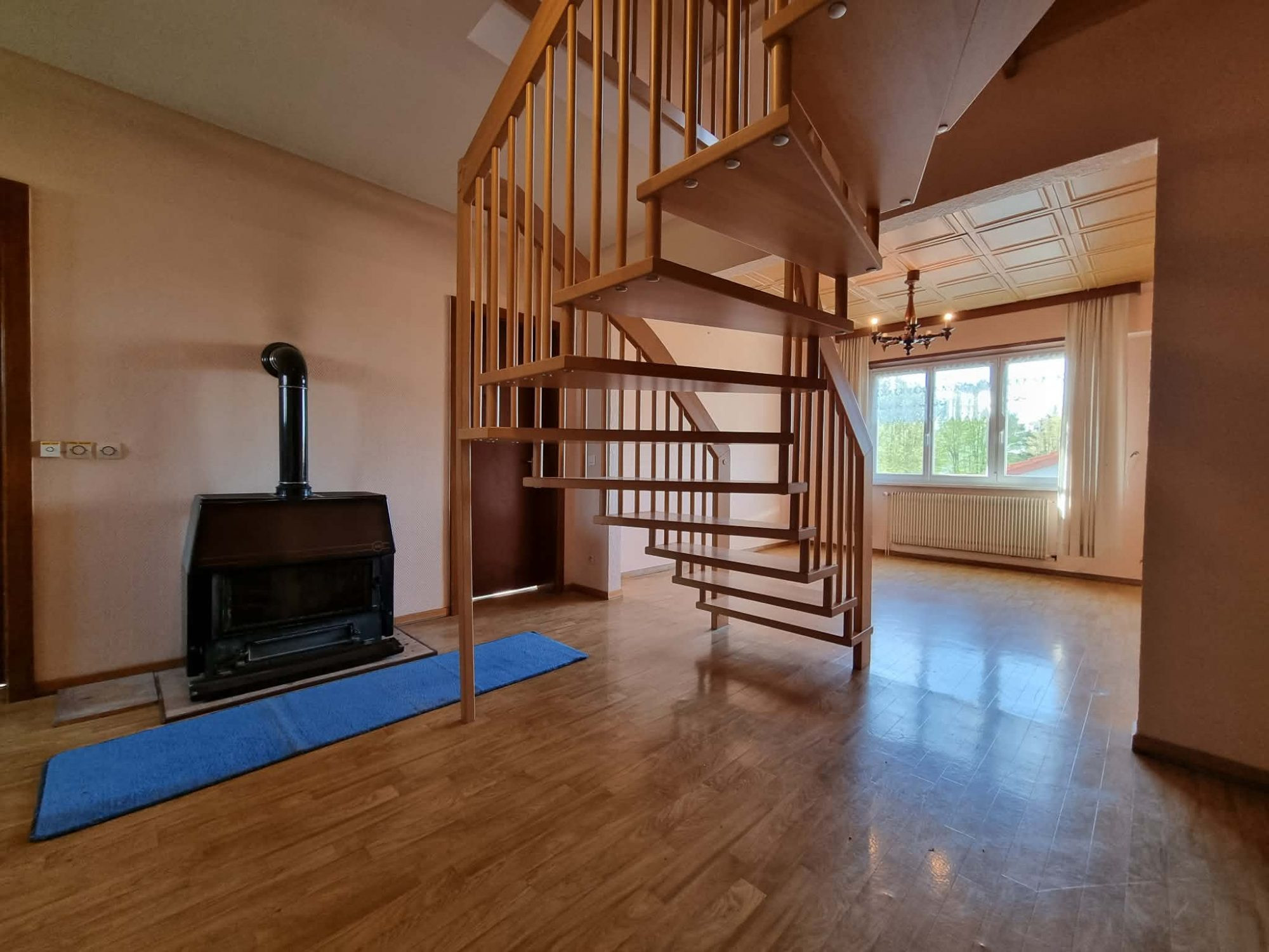 Charmante maison avec potentiel, jardin et vue sur l’étang – Mittersheim
