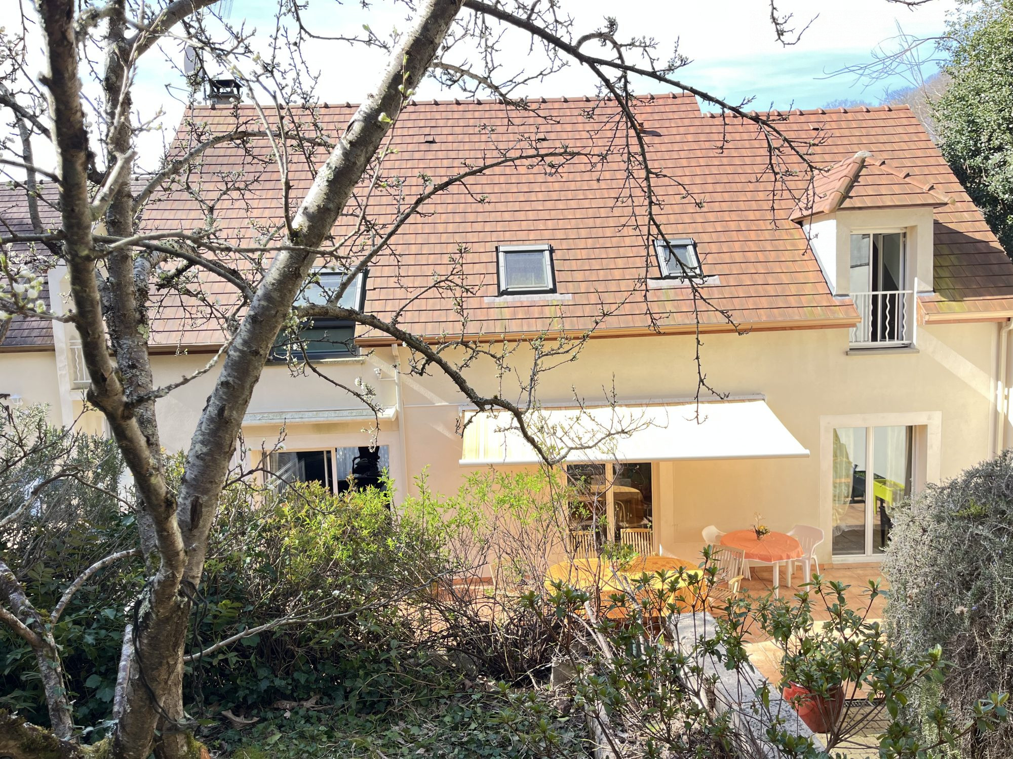 Maison confidentielle en forêt privée – Une signature rare entre nature souveraine et élégance absolue