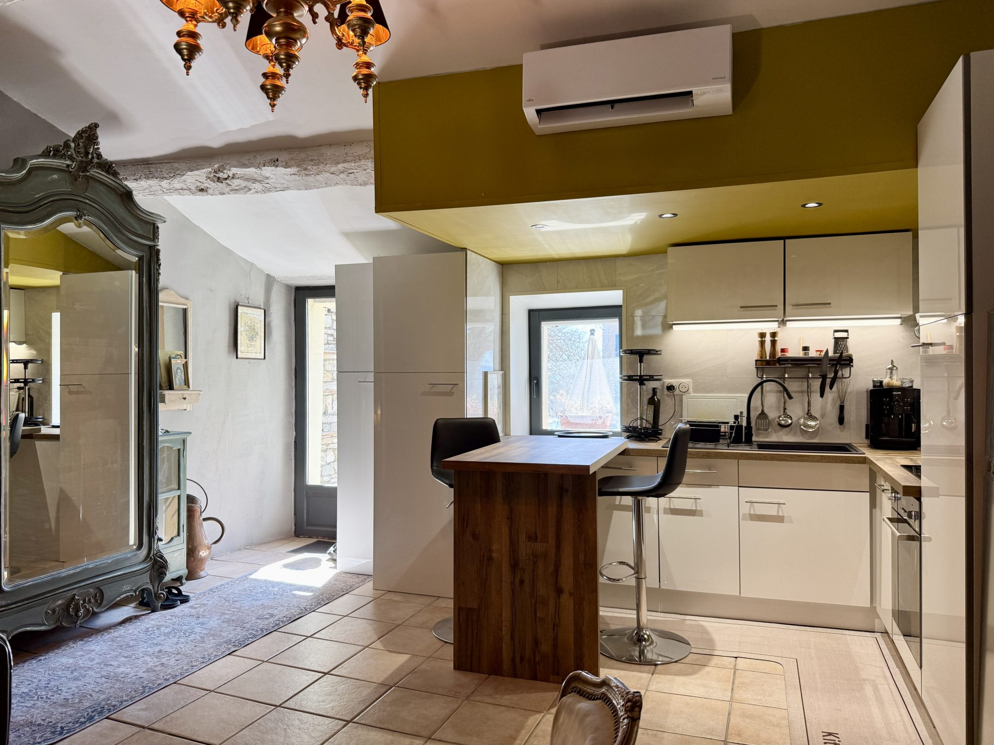 Very pretty! Former village oven converted! 3