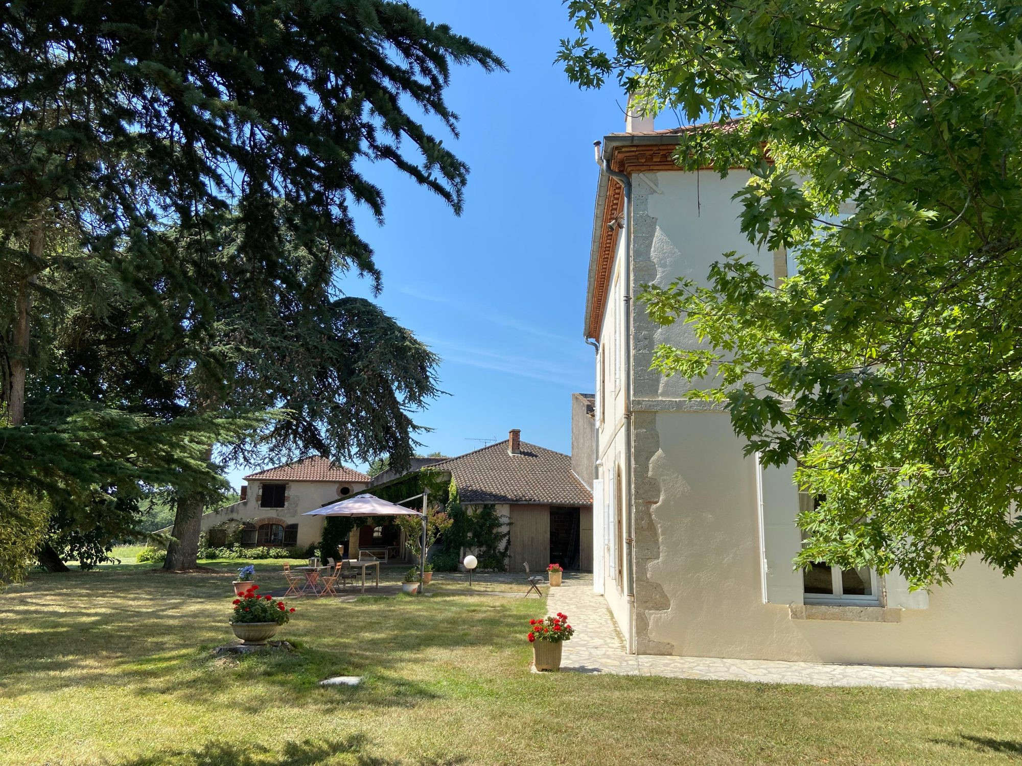 House in Layrac 4