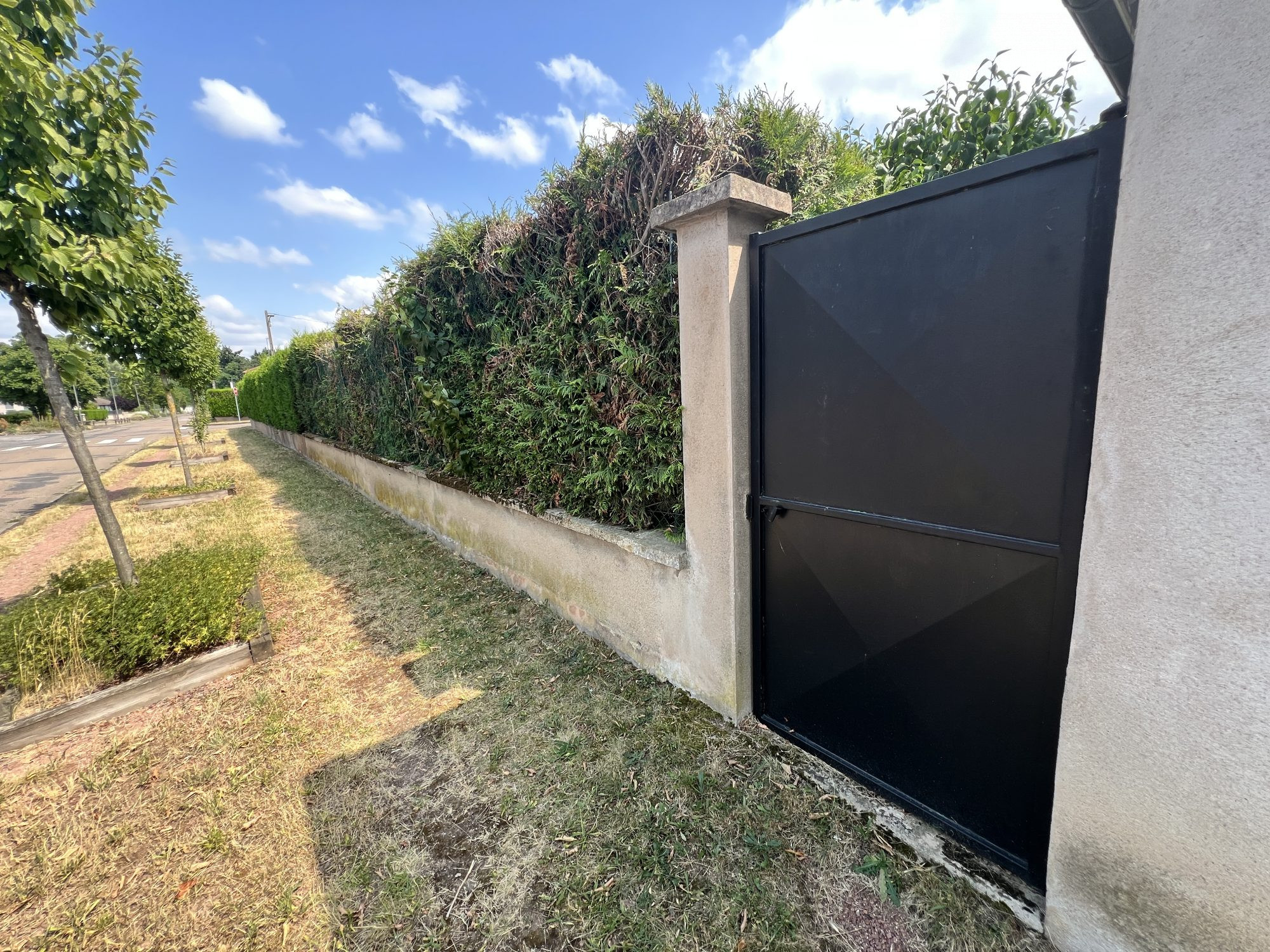 MABLY (42300) — Family House 138 m² · Garage 44 m² · Enclosed Garden 3