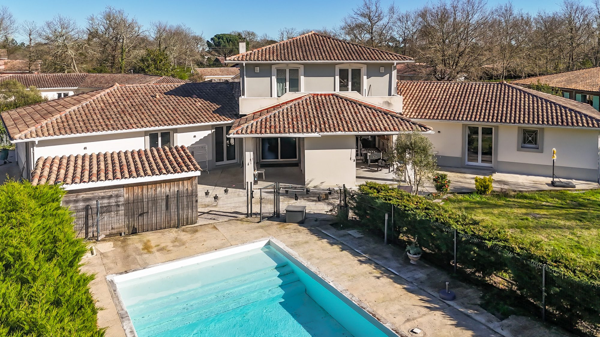 Maison 7 chambres piscine dépendance