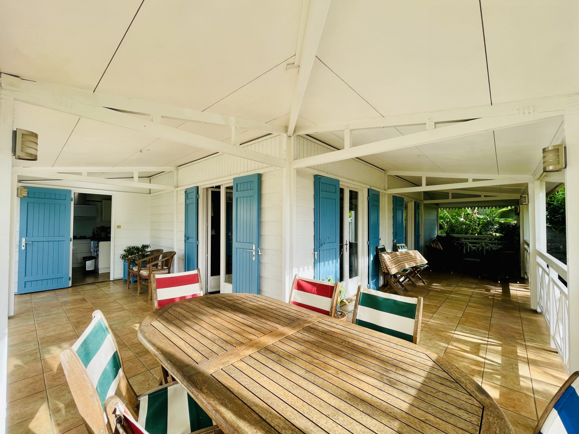 Superbe villa coup de cœur avec piscine et jardin – Centre-ville Saint-Pierre