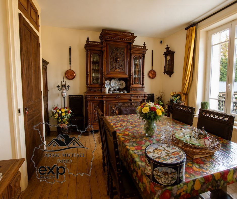 Maison à vendre à Le Chambon-sur-Lignon, 182 m²