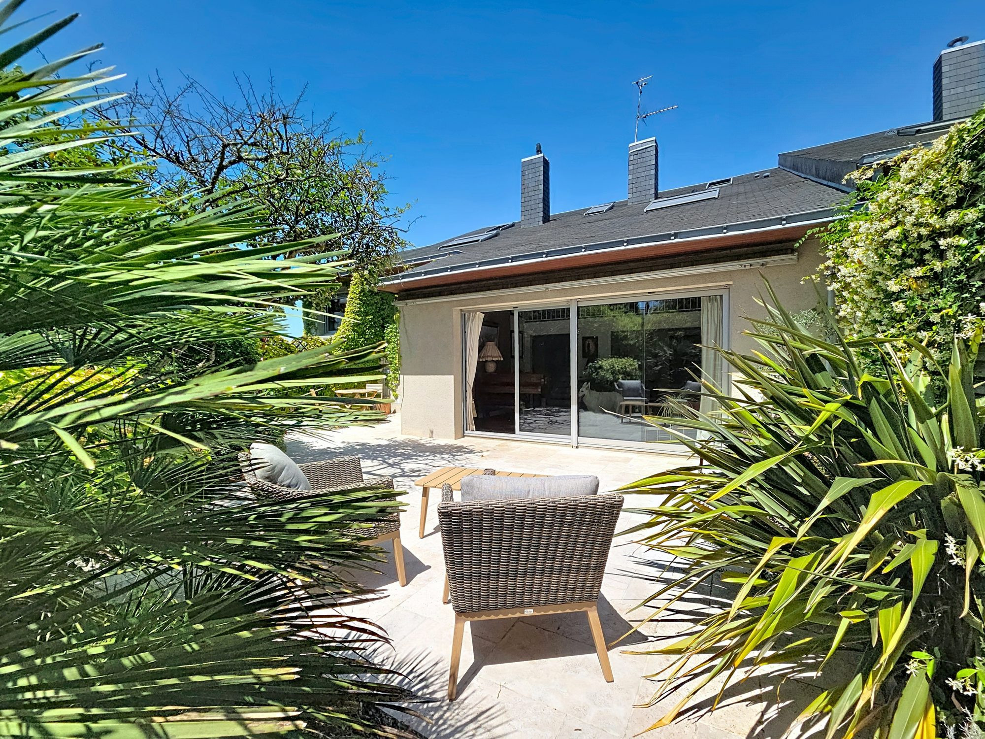 200 m² Family Home – Saint-Donatien 5