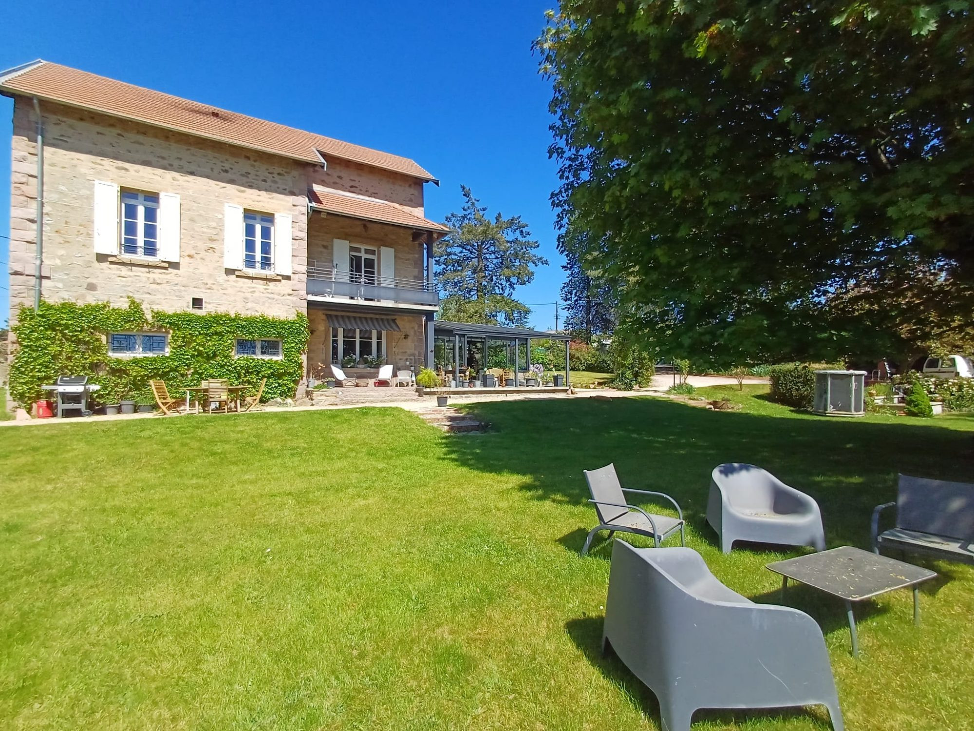 House in Saint-Martin-en-Haut 5