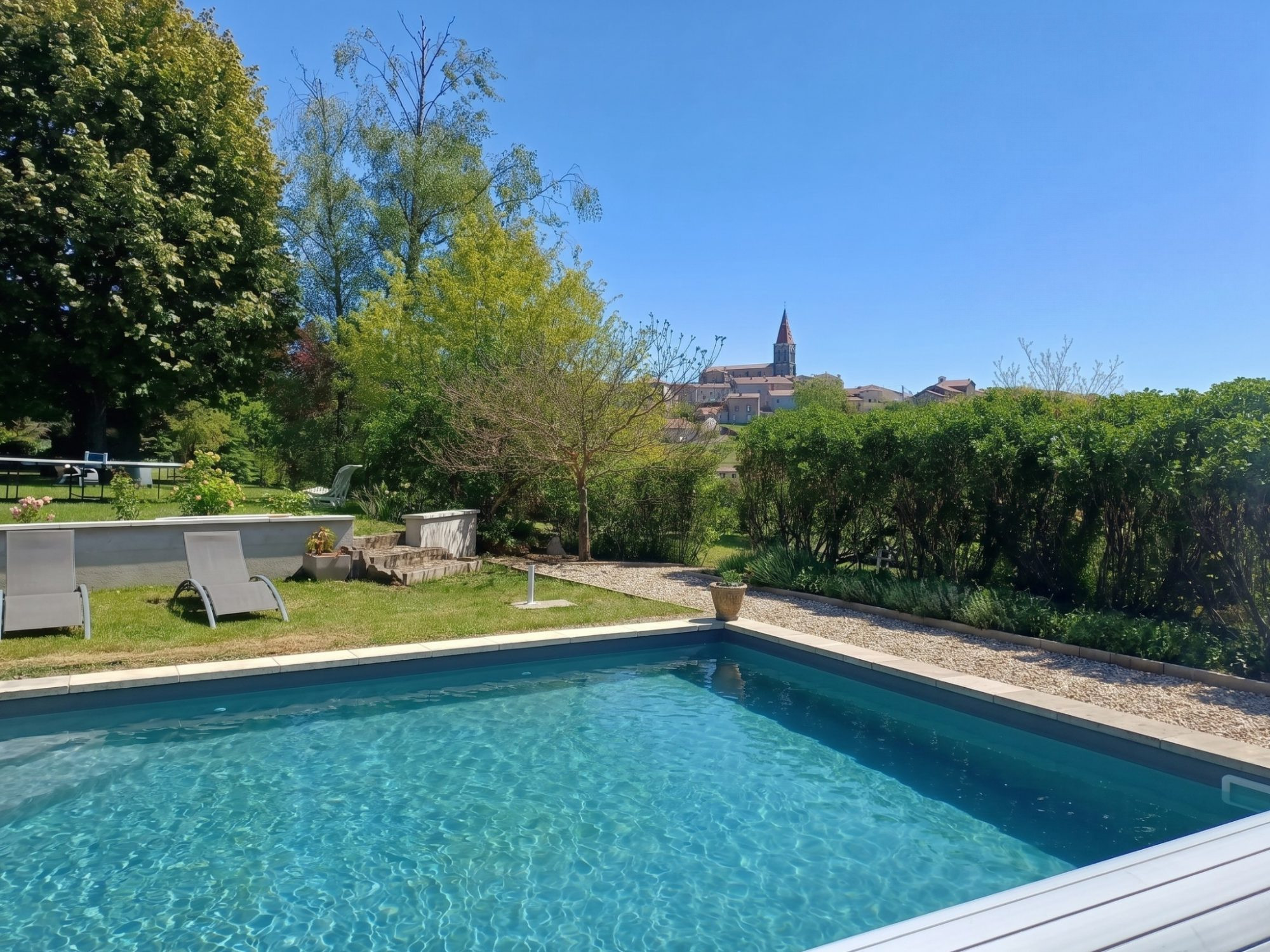 House in Saint-Martin-en-Haut 4