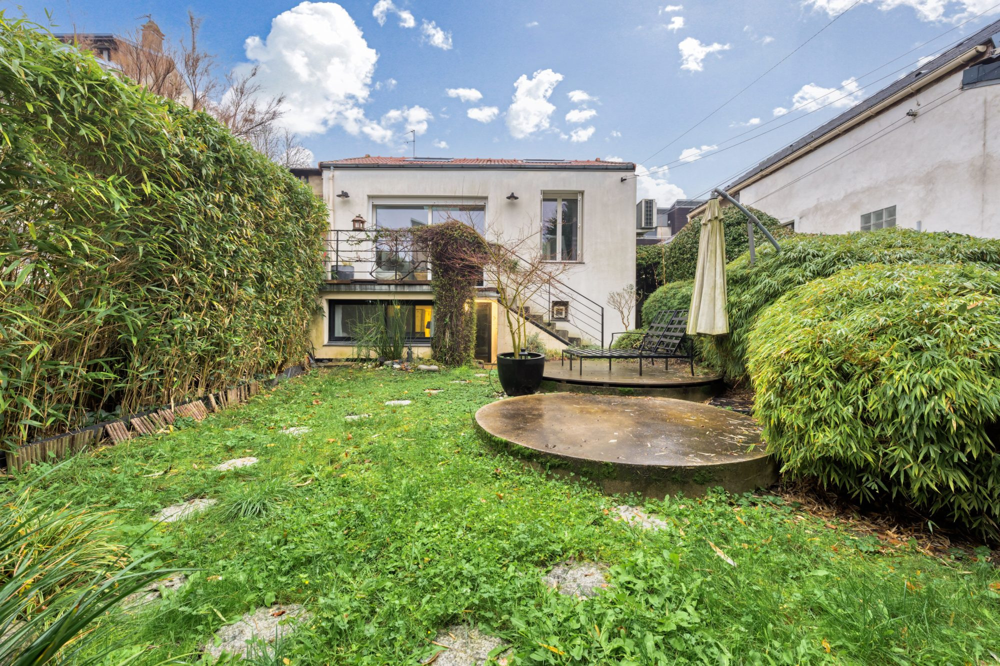 Maison rare face au parc – jardin plein sud