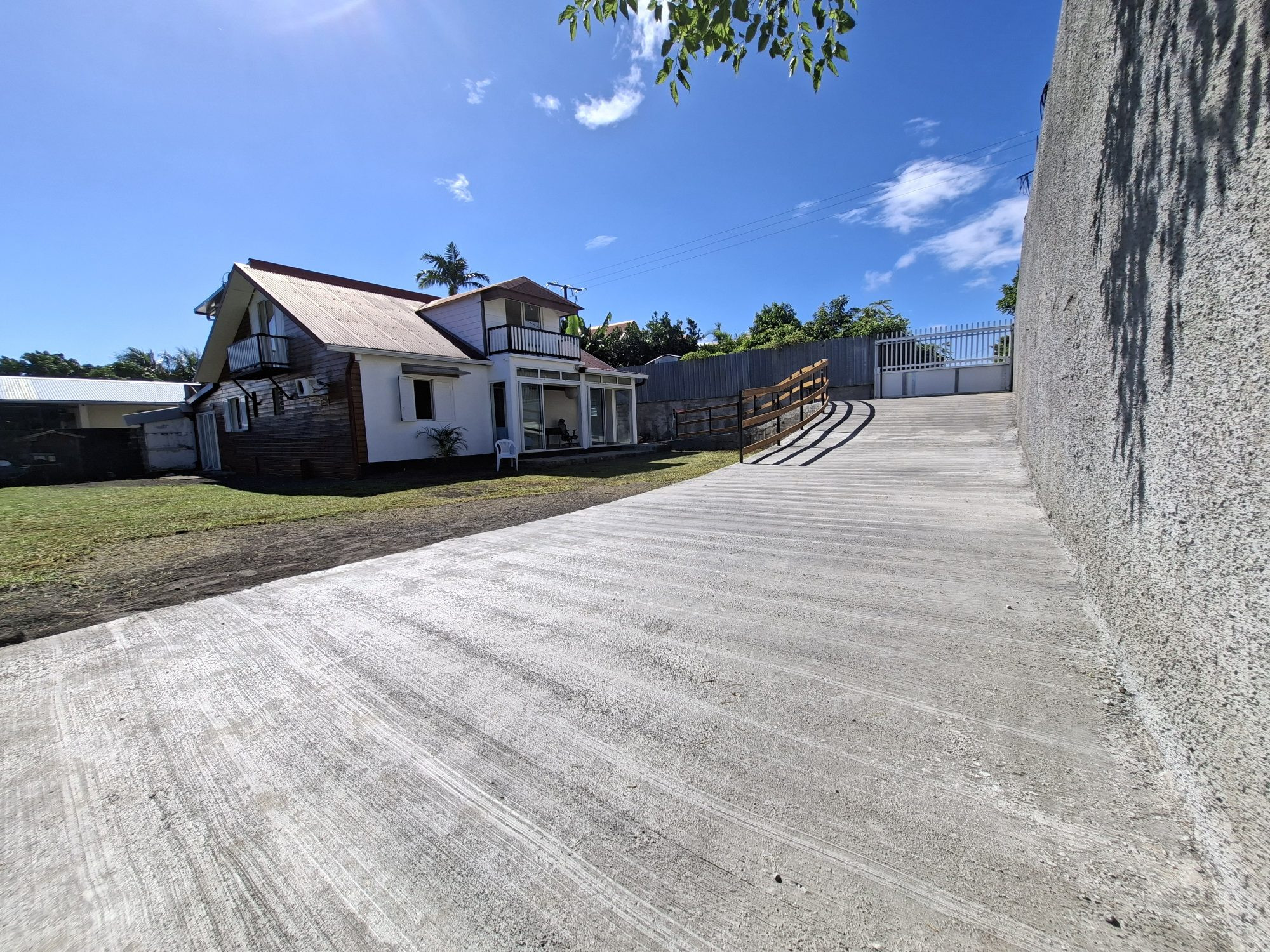 VILLA FOR SALE T6 205 M² 3