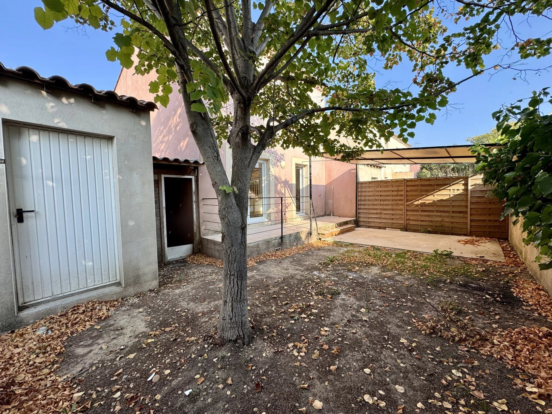3-Bedroom House, Garden and Garage 3