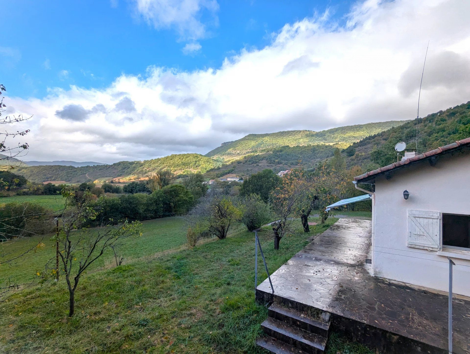 12230 - NANT - MAISON PLAIN PIED - 120M2 - GARAGE - TERRAIN