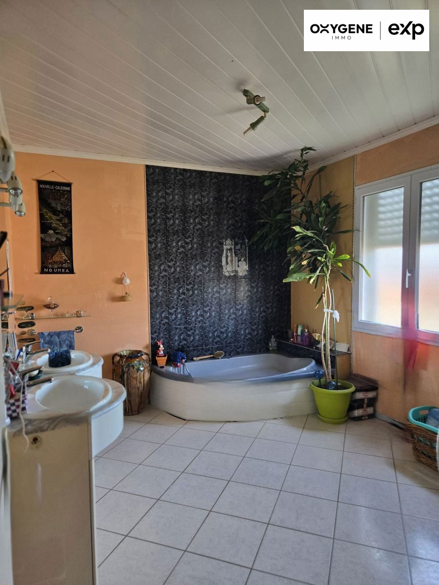 MAISON F7 (146 m²) + ATELIER à argeles sur mer