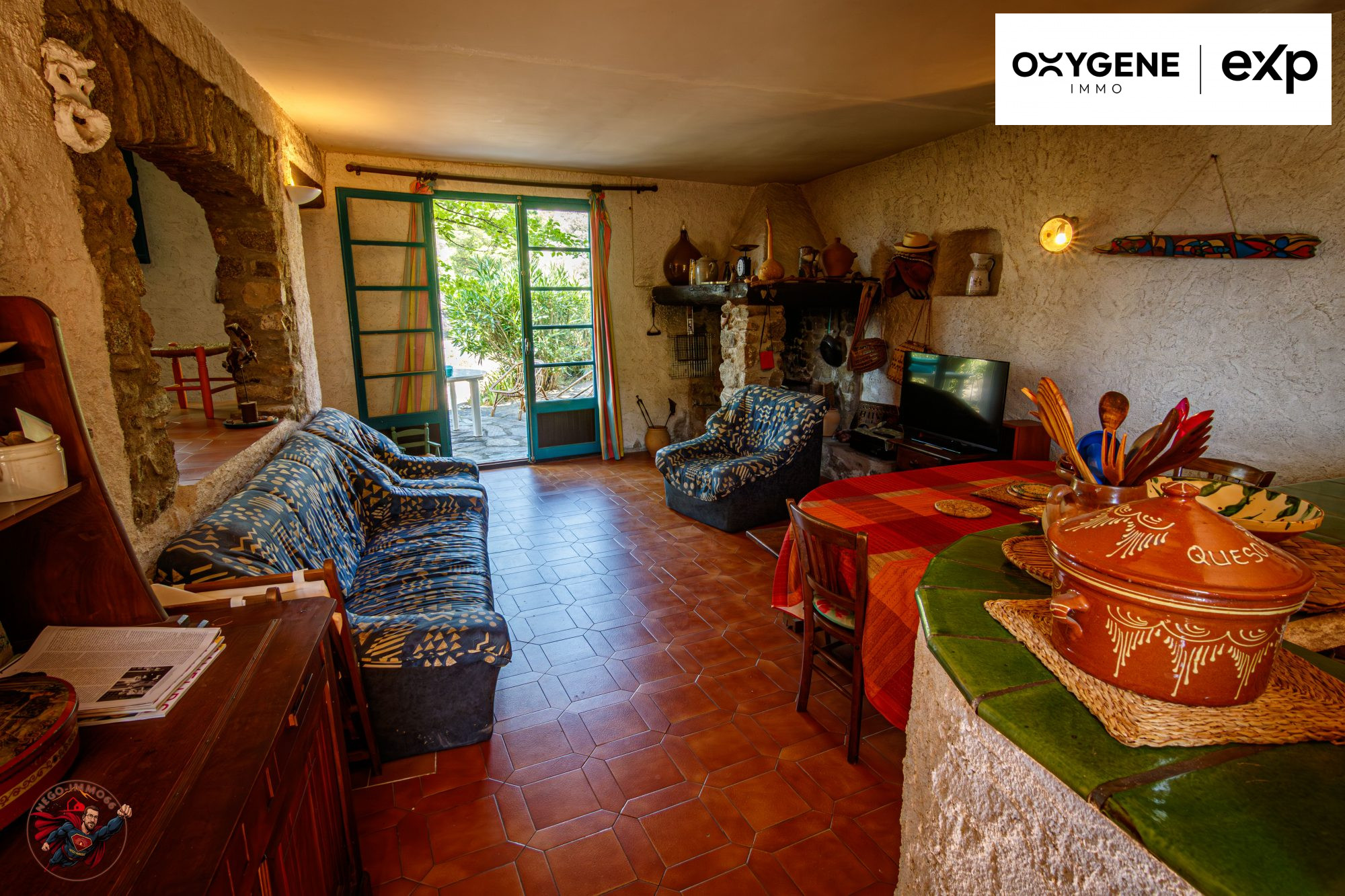 4-Faced Village House in Eus 5