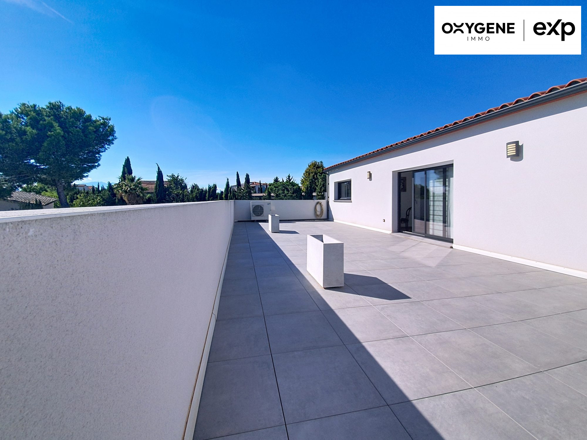 Maison comtemporaine avec piscine et garage proche des plages