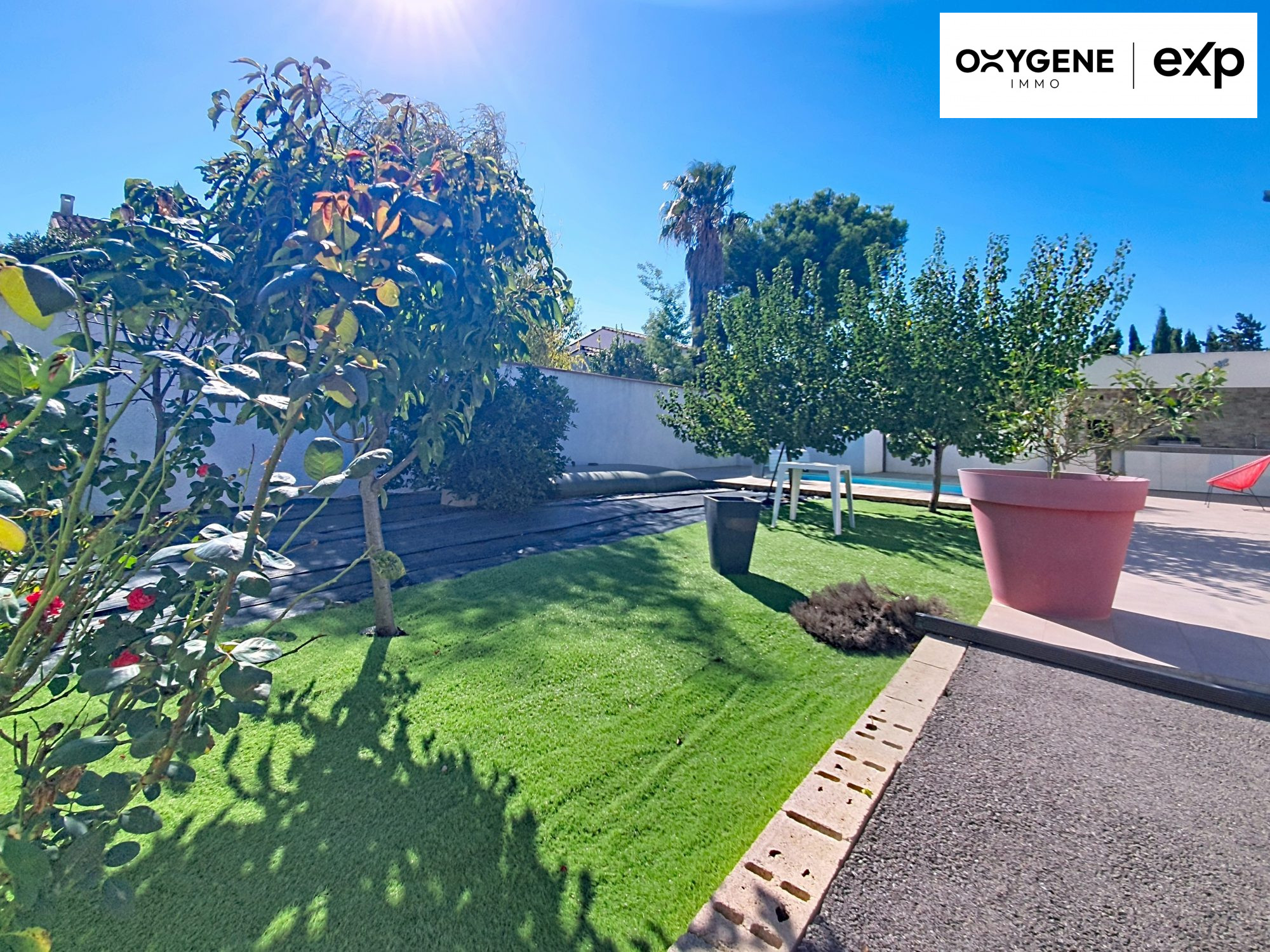 Maison comtemporaine avec piscine et garage proche des plages
