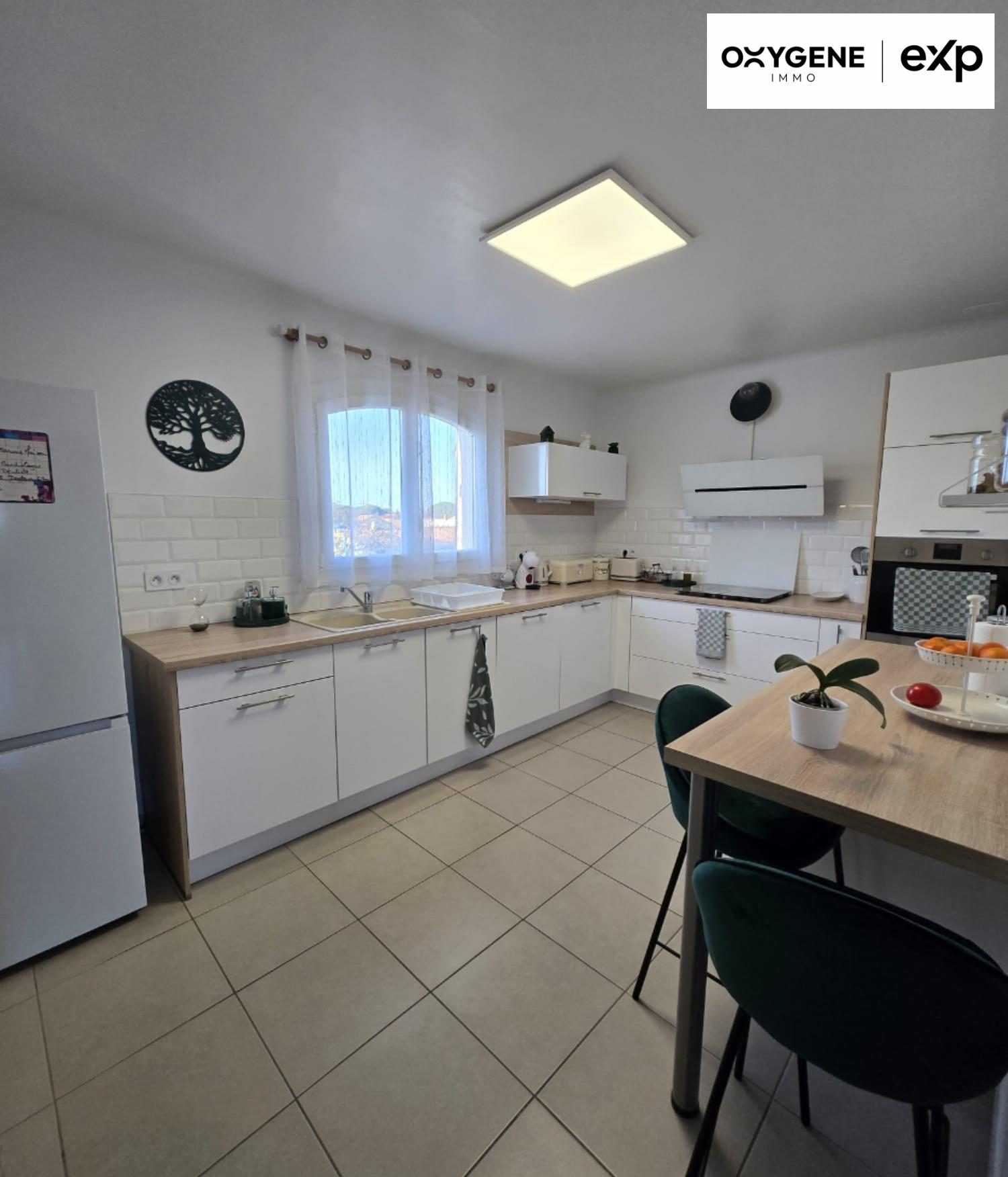 MAISON FAMILIALE AVEC 2 DEPENDANCES