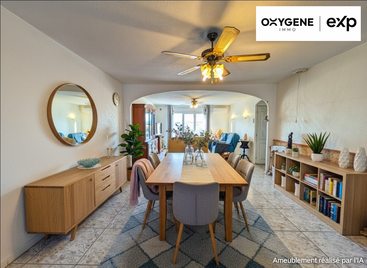 Large house with swimming pool, garage and outbuildings 4
