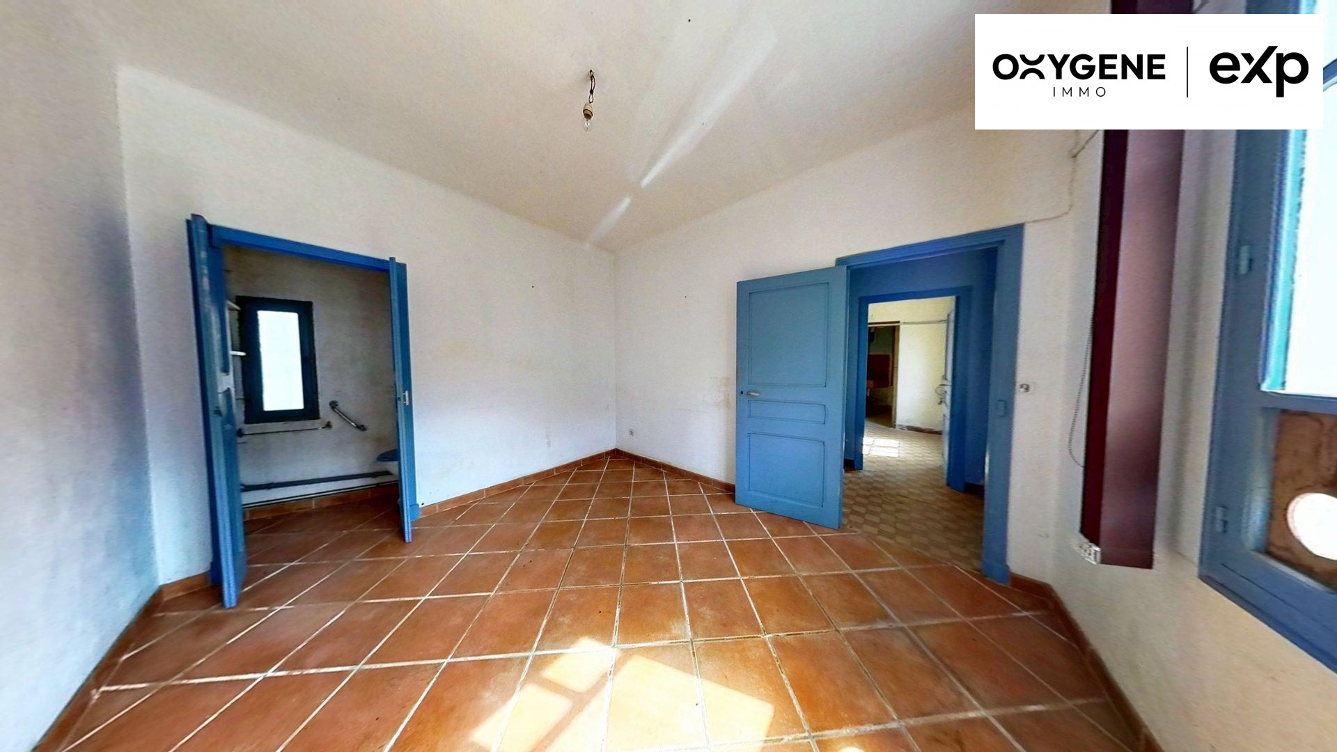 A VENDRE – MAISON 3 FACES AVEC GARAGE – POMAS (11) – 45 000 €