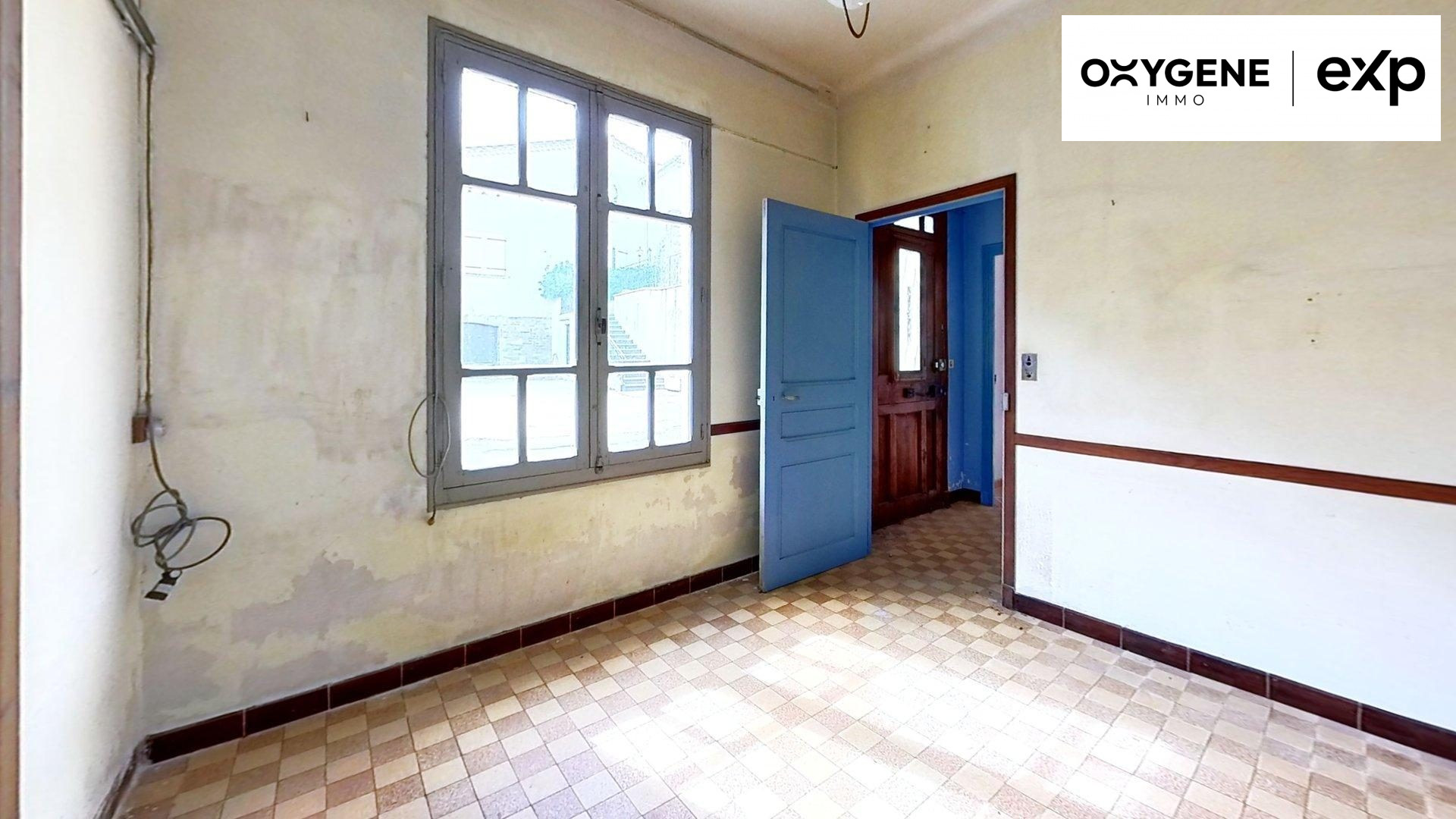 FOR SALE – 3-SIDED HOUSE WITH GARAGE – POMAS (11) – €45,000 4