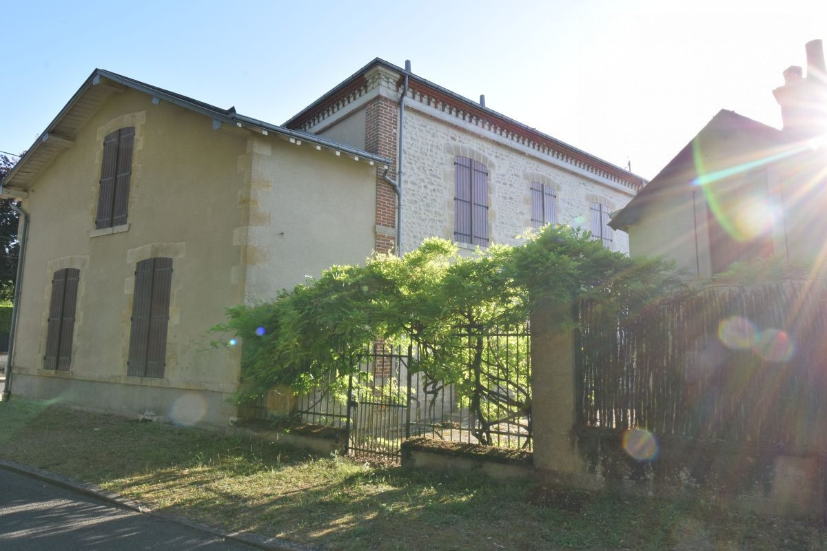 Maison à vendre à Neuville-aux-Bois, 194 m²
