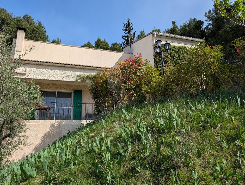 ARAMON maison 5 chambres, sur parcelle d'environ 1600m²