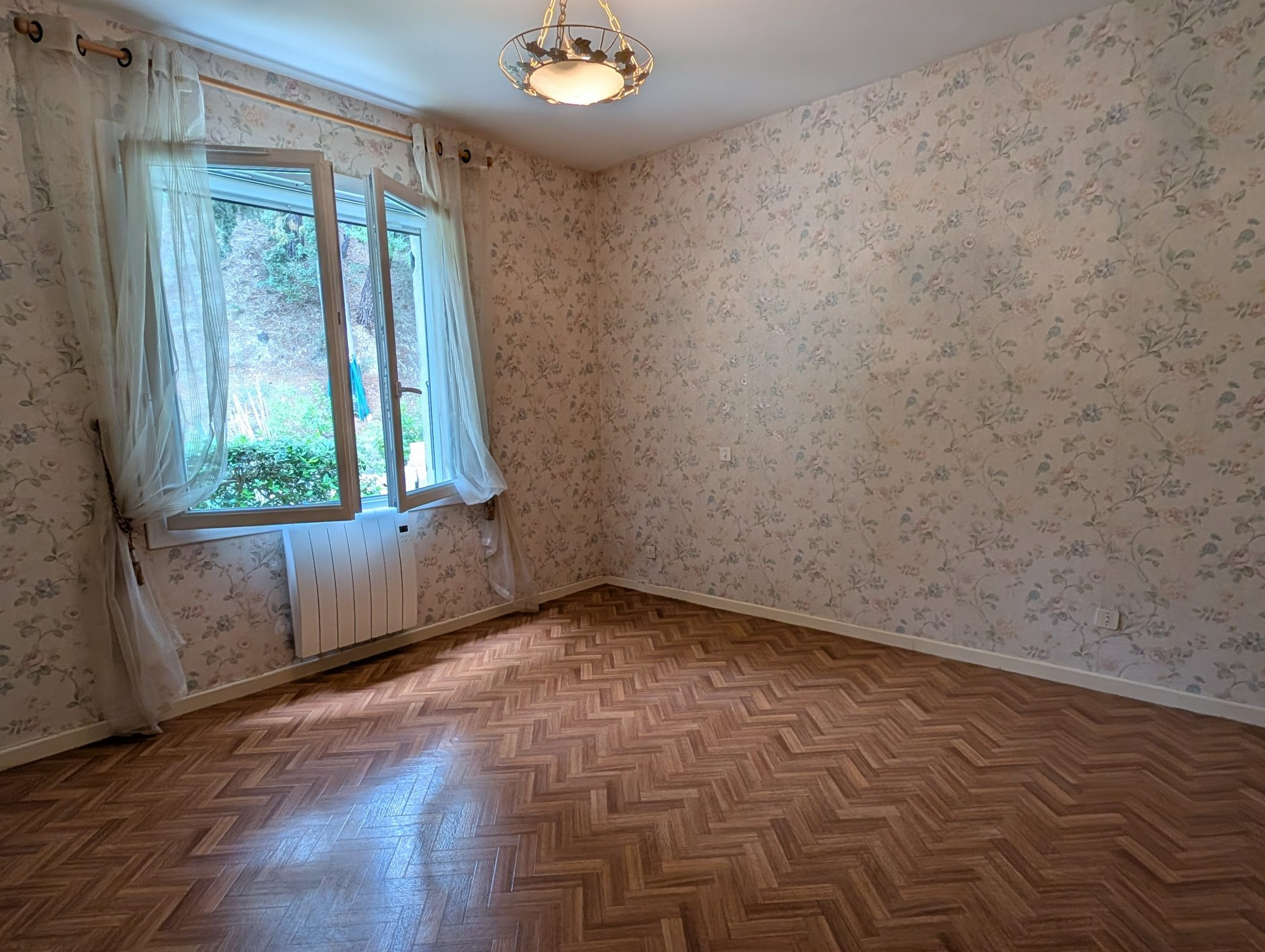 ARAMON maison 5 chambres, sur parcelle d'environ 1600m²
