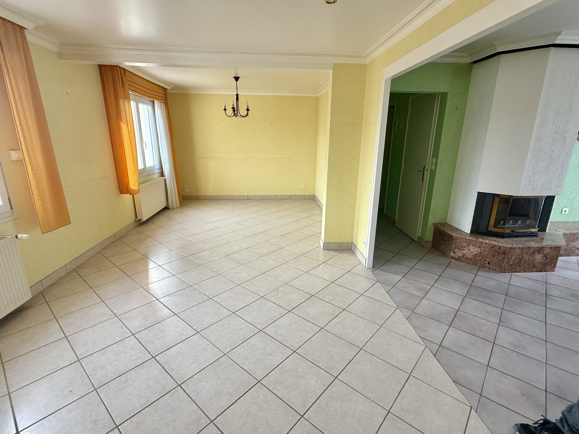 Maison à vendre à Saint-Remy-sur-Bussy, 185 m²
