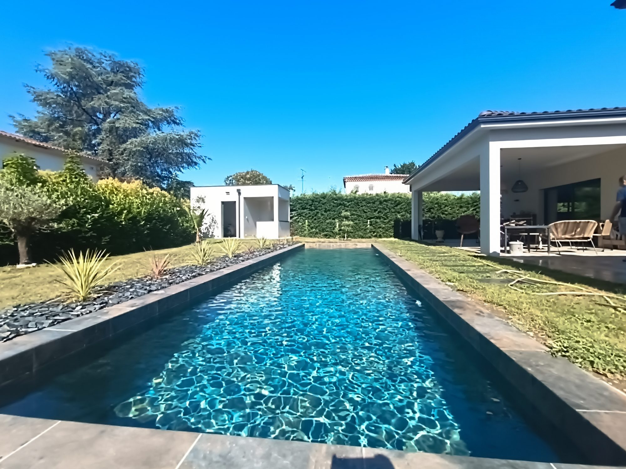 CONTEMPORARY HOME IN BERGERAC 4