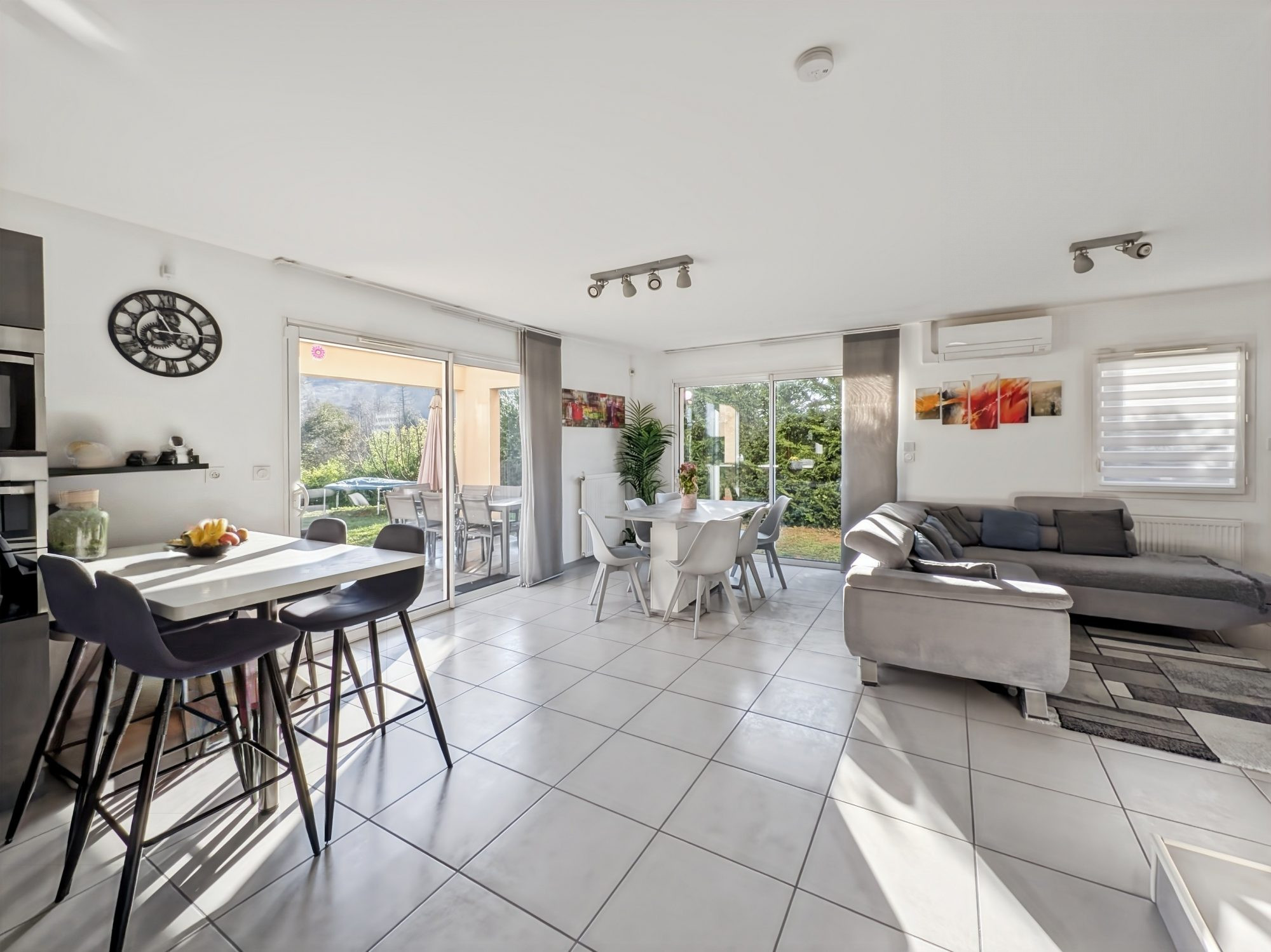 Smart Home 4-Bedroom House Porte des Pierres Dorées 5